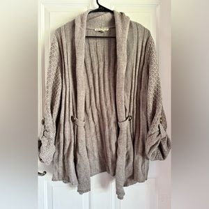 Carolyn Taylor beige knit cardigan